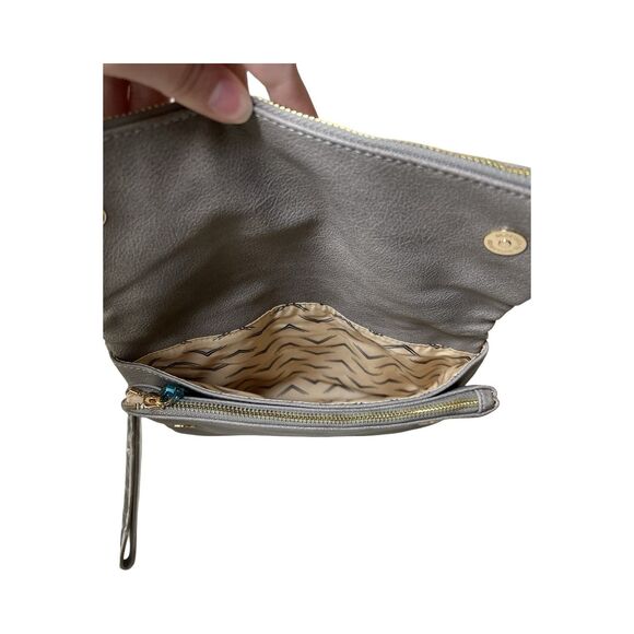 Urban Expressions Women's Megie Multi Compartment Crossbody Bag Gray Vegan Nwt - Picture 3 of 5